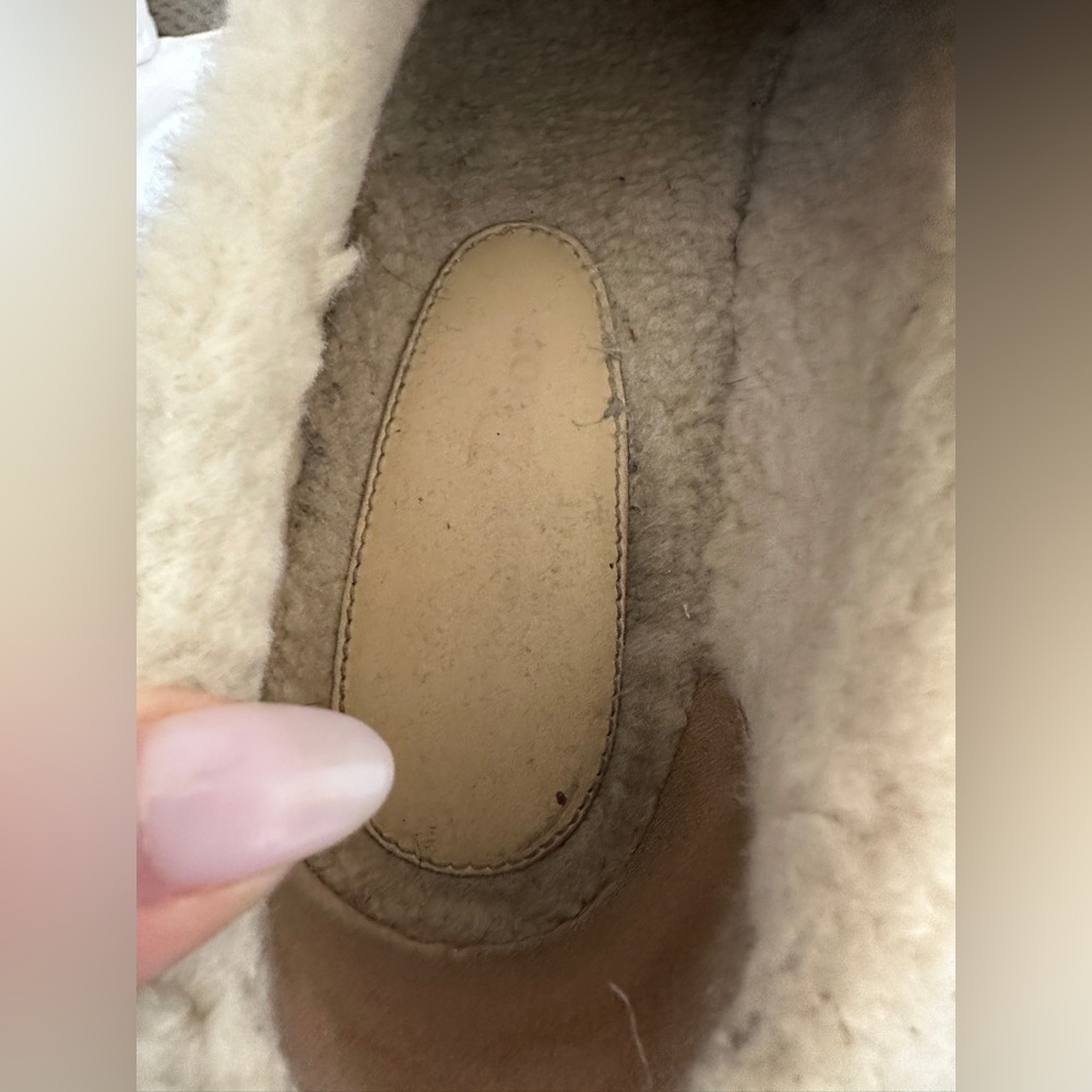 Christian Dior shearling insole loafers size 37.5 good condition. - Picture 5 of 12